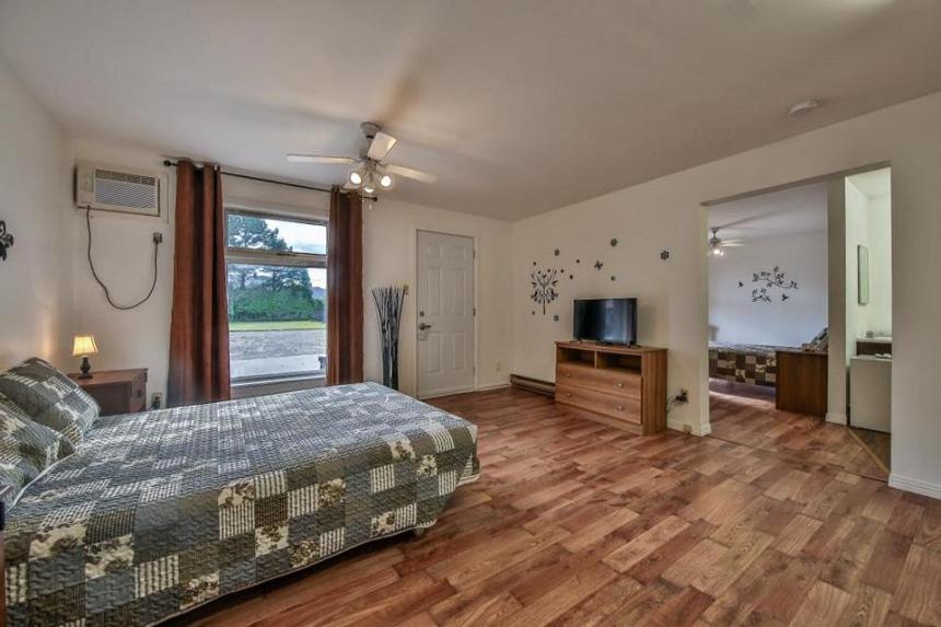 Auberge Motel Drakkar Shawinigan Zewnętrze zdjęcie